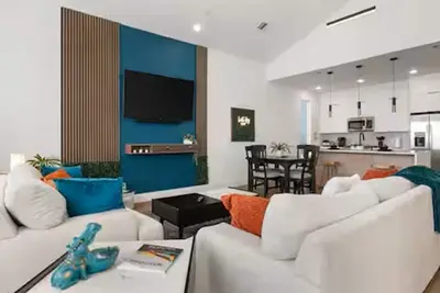 Image de Modern Chic Escape - Minutes to Downtown + Savings!