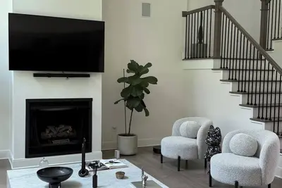 Image de Exquisitely Decorated Spacious 4-bedroom Home close to Airport