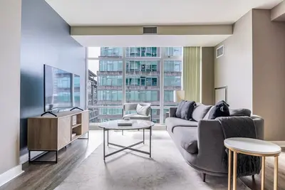 Image de Blueground | Northwest Bellevue, pool, nr Bellevue Park