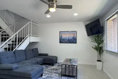 Image de 4br Sleeps 12•Arcade•Fire Patio