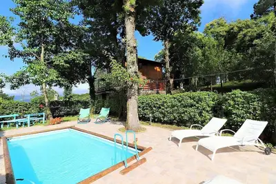 Image de Villa Lisa: A characteristic and welcoming three-story villa in a quiet position, located on a hillside above the sea, with Free Wi-Fi.