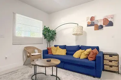 Image de Charming 2br w/ Housemate