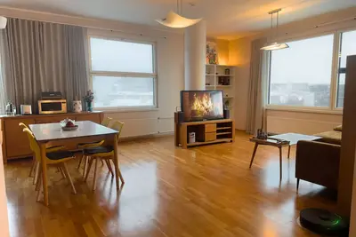 Image de 100 m², 4-room central smart apt