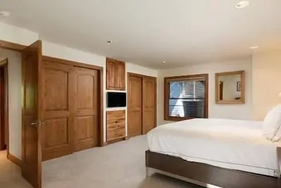 Image de Amazing 2/2 Aspen Centrally Condo, Pool!