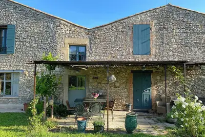 Image de Maison joliment rénovée avec piscine dans le Gard près Uzès 3 ch et Sdb privées