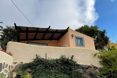 Private Cottage with shared Heatable Solar Pool, Sauna, Jacuzzi and Sea View