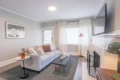 Image de Charming Rose City Bungalow Near Parks & Dining