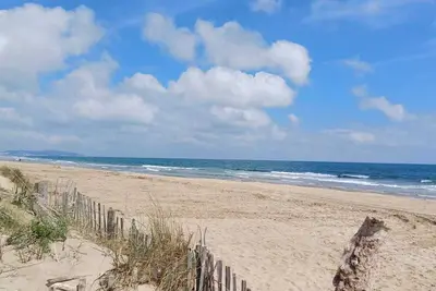 Image de Appartement idéal couple ou famille, avec accès direct plage et parking privé!