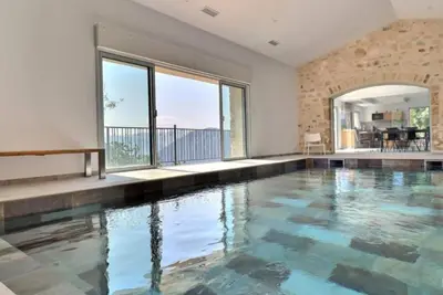 Image de Gîte 'Chabrier' avec vue sur la montagne, Wi-Fi et climatisation