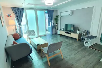 Image de Comfy - 2 Bedrooms - Elevator/Terrace in Heart of Hongdae- 4 mins walk to subway
