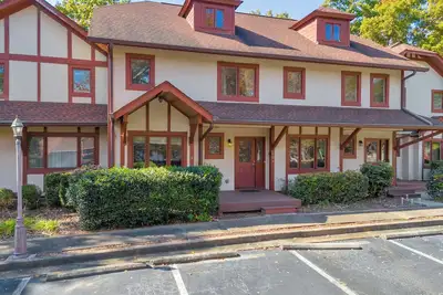Image de Elegant townhome in Downtown Helen