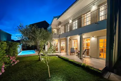 Image de Villa Castella Aurea & heated pool, garage parking & full air conditioned