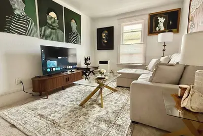 Image de 2bd/1ba Chic Downtown Luxury Apt