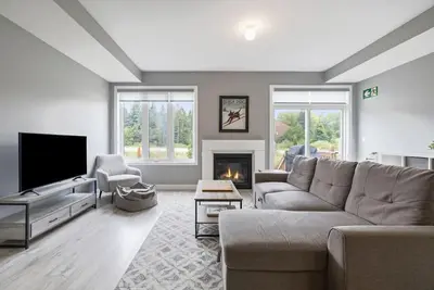 Image de Crosswinds Retreat: Steps to Blue Mtn for 8 Guests