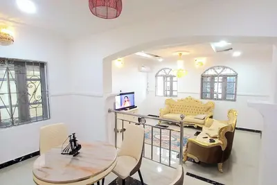 Image de 2-Bedroom for short/Longer stays. Whole building