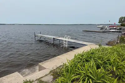 Image de Cozy Lakefront Cottage in Carrying Place