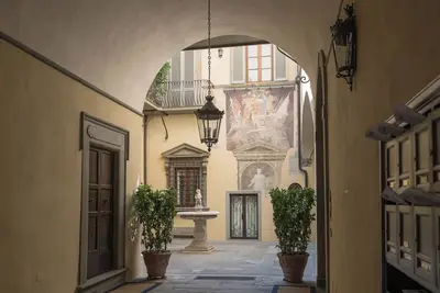 Image de Wonderful apartment a stone's throw from the cathedral in a 16th-century building