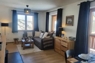 Image de À 15m des pistes de ski, 2ème étage, vue pistes de ski, balcon, télévision, casier à ski, 55m²