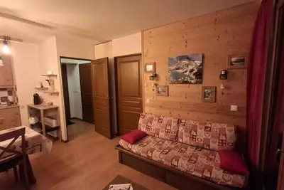 Image de À 100m des pistes de ski, 2ème étage, balcon, parking, casier à ski, 28m², Valloire