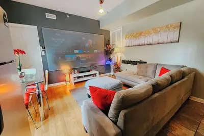 Image de Dream / King Bed / 120\" Projector / Canopy Bed