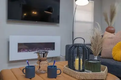 Image de Stylish Stay on Cordell  Heart of Denton Living