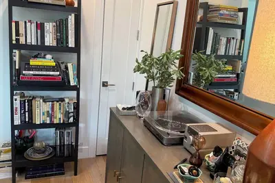 Bright, airy Red Hook 2bd/2ba