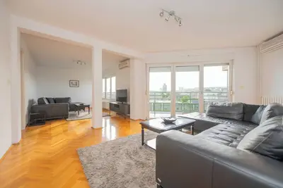 Image de Elegant 4-Bedroom Penthouse with Panoramic Belgrade Views