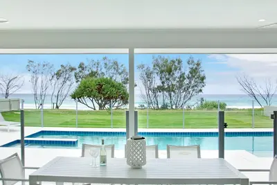 Image de Sentosa on Tugun - Absolute Beachfront Home