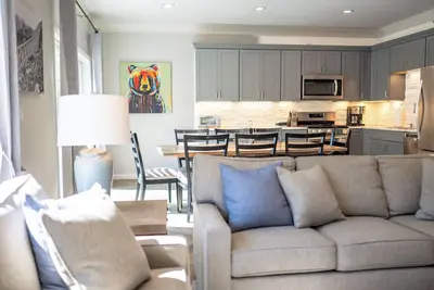 Image de Winterfell Retreat - Forest Ridge - Pools - Clubhouse - Ac - Seasonal Shuttle