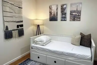 Image de Luxe 3br Stay • Free Parking • Near Nyc