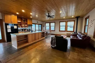 Image de Star Bungalow: Riverfront 2-bedroom bungalow in Gardner