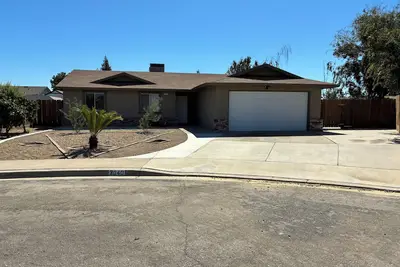 Image de Little Palace in Turlock. 3 bdrm, 2 bath. Steps from Stanislaus Univ. & Hospital