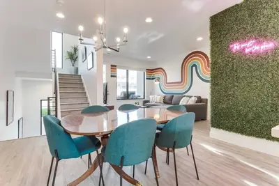 Image de Stylish Denver Retreat! Rooftop Views & Cozy Vibes! Sleeps 6