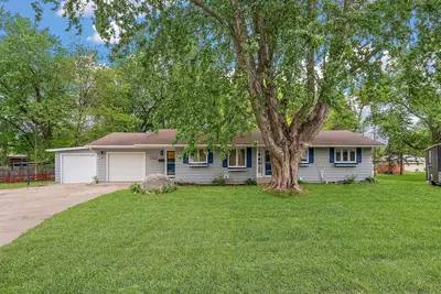 Image de Soothing 5-bedroom house with Ac in charming Willmar