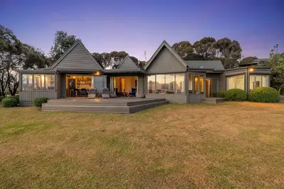 Image de Coastal Retreat For All Seasons  2-12 Guests