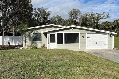 Image de Charming 2-bedroom house in DeBary with Ac- Close to highway andhiking Trail