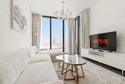 Image de Modern 2 Br with Pool View in Sobha Hartland