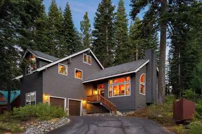 Image de Forest Views, Hot Tub & Tahoe Donner Access | Alpenglow Chalet by AvantStay