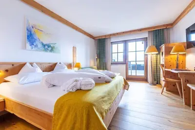 Image de \"Edelweiß\" - double room with bath, sep. Wc (1-3 n. ) - Nature and Wellness Hotel Höflehner