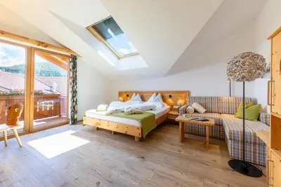 Image de \"Naturgefühl\" - double room with shower, Wc (from 7 nights) - Nature and wellness hotel