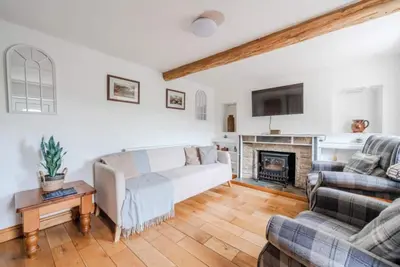 Image de A charming and beautifully presented three-bedroom old miners cottage