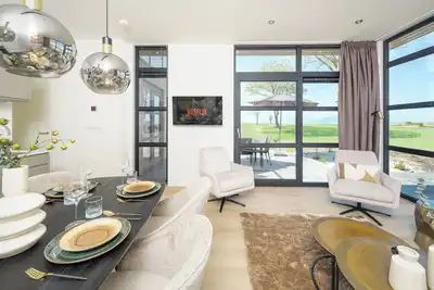 Image de Comfortable villa for 6 people, with three bedrooms, a spacious garden and plenty of opportunities to enjoy the outdoor life together.