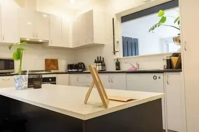 Image de Adelaide City Secluded Botanic Stay w/Free Parking