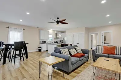 Image de 2bd/2ba Townhome * Renovated * Downtown Savannah