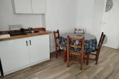 Image de Appartement rénové au calme dans un village viticole. A 15min d'Auxerre.