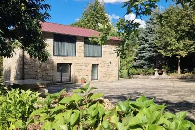 Image de 🏡 Serene Mountain-View Villa with Private Pool & Balcony - The Monastery Barn