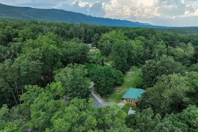 Image de Peaceful with Firepit, Hiking & River Access