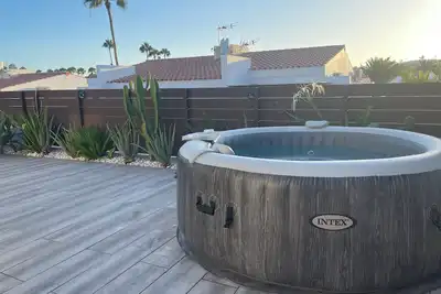 Image de Bungalow with jacuzzi in Maspalomas, private garden