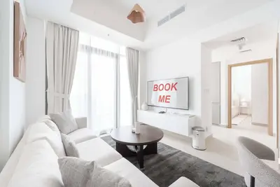 Image de StayShort - Al Jaddaf sleeps 4 with Swimming Pool and Gym!