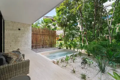 Image de Private Pool, Terrace & Exclusive Vip Beach Access